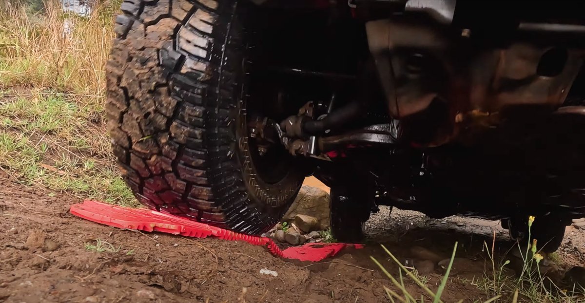 GoTreads tested by The West Australian: How GoTreads could save you from sand traps - A247 Gear