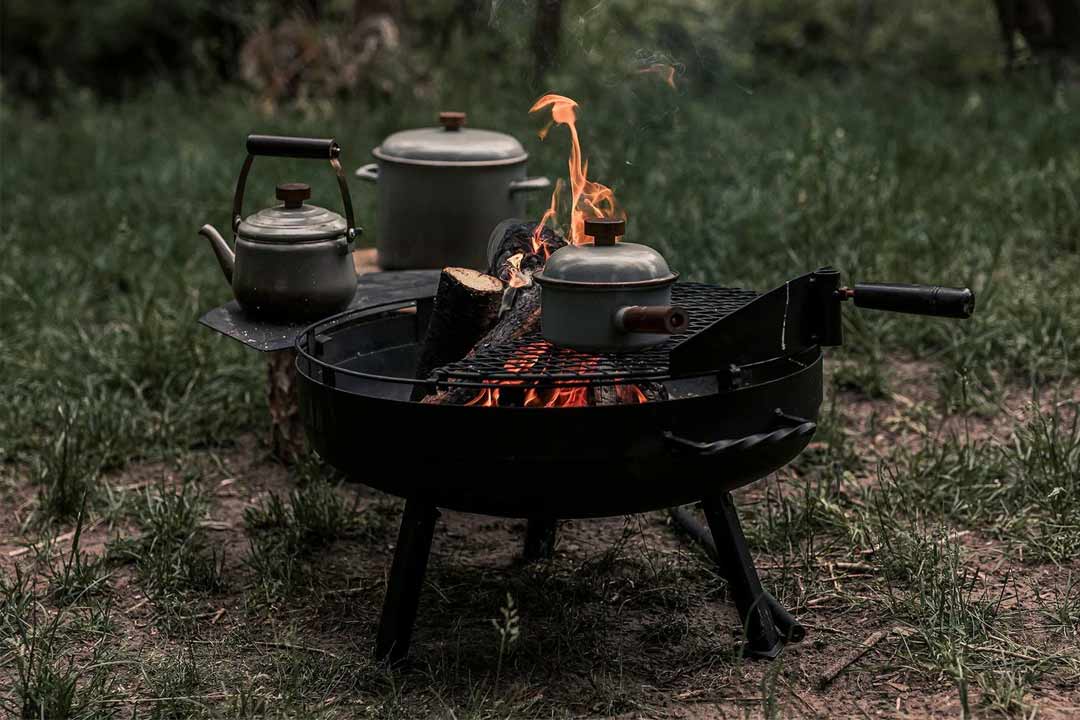 Barebones - Cowboy Fire Pit Grill - 23"