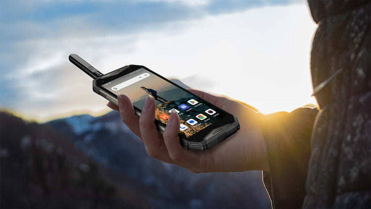 HX - Z6 Alpine 5.6 - Inch UHF DMR Smartphone Navigator Including Hema Nav | Alpine | A247 Gear